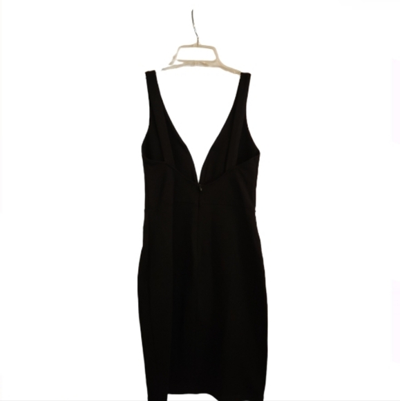 LULU'S PLUNGING WIRE NECKLINE BODYCON DRESS SZ MEDIUM - Picture 2 of 8